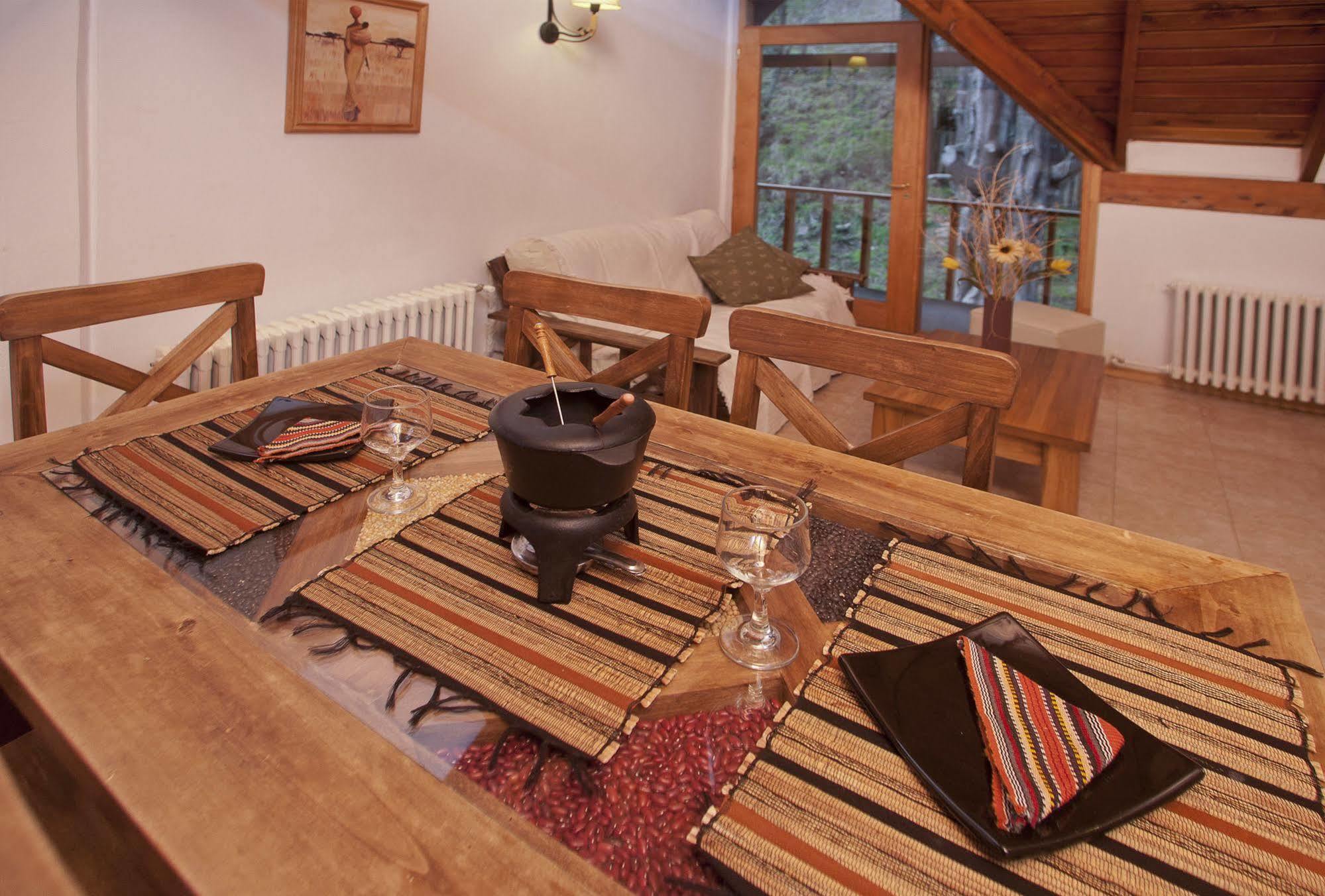 卡瓦尼亚斯卢卡旅福酒店 San Martín de los Andes 外观 照片